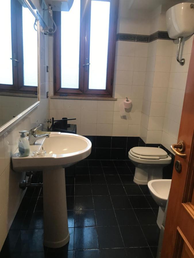 Appartamento Sulla Piazza 90 M Dal Mare อันซีโอ ภายนอก รูปภาพ